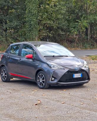 Toyota Yaris 1.5 Hybrid 5 porte Business E6 Automa