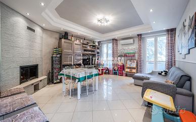 TRILOCALE RISTRUTTURATO COMPLETAMENTE CON GARAGE I