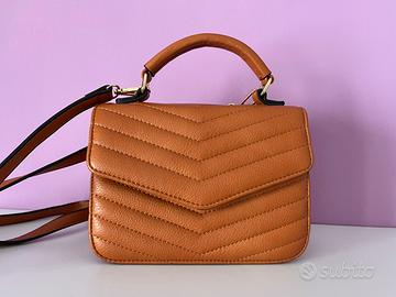 Borsa atracolla color cuoio