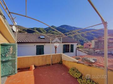 CASA SEMINDIPENDENTE A CASARZA LIGURE