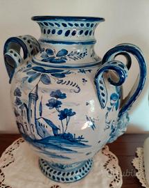 Antico vaso di ceramica 