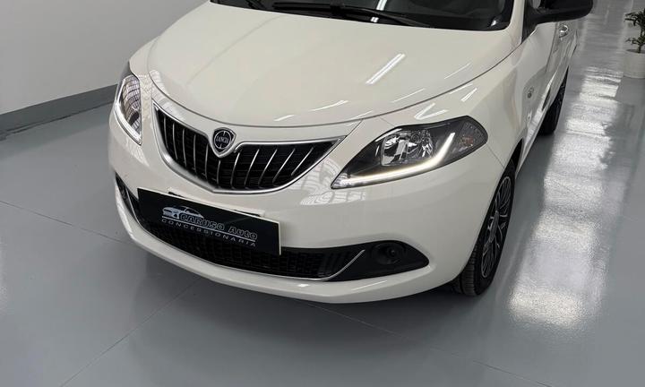 Lancia Ypsilon 1.0 FireFly 5 porte S&S Hybrid Gold