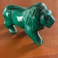 Scultura leone in malachite