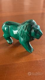 Scultura leone in malachite