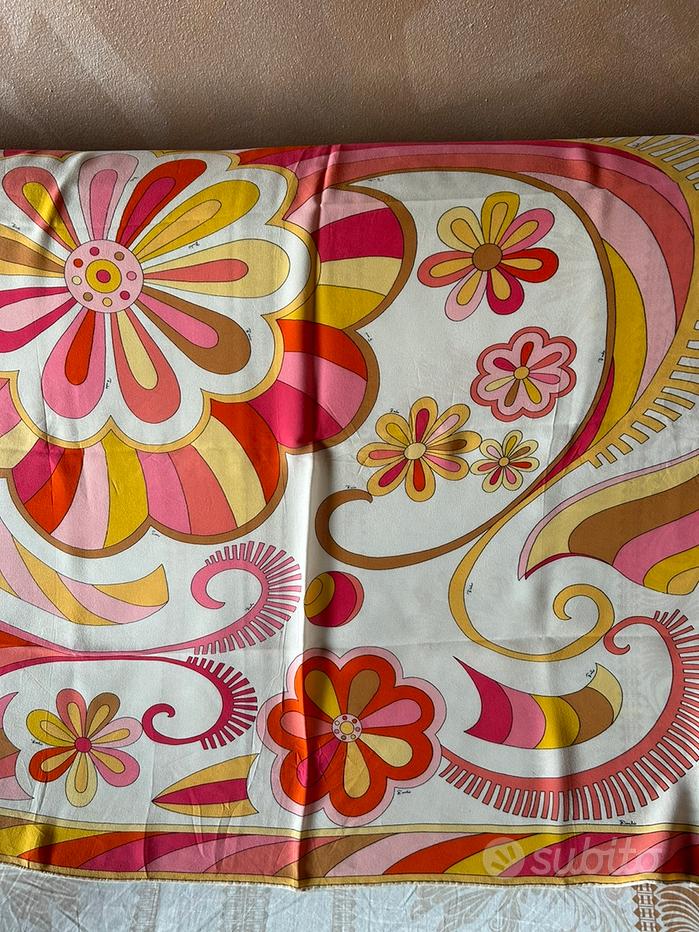 Foulard pucci Vendita in Abbigliamento e accessori