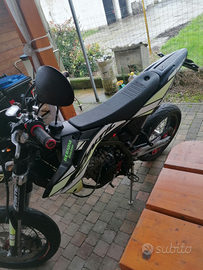 Fantic Motor motard 125