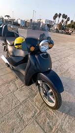 Aprilia Scarabeo 200 gt 