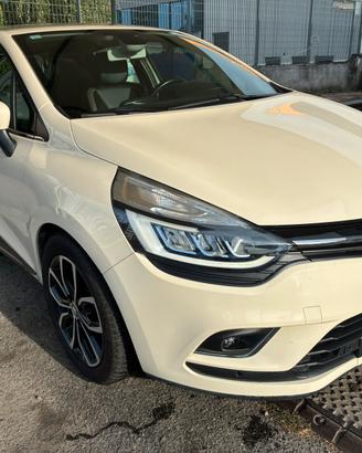 RENAULT CLIO NEOPATENTATO
