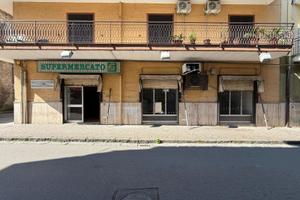 Locale con agibilita'