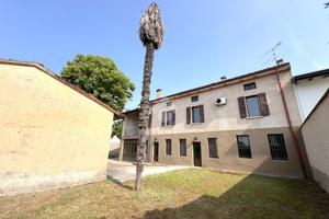 CASA INDIPENDENTE A CASALMORO