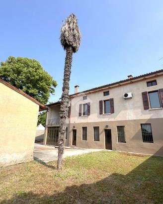 CASA INDIPENDENTE A CASALMORO