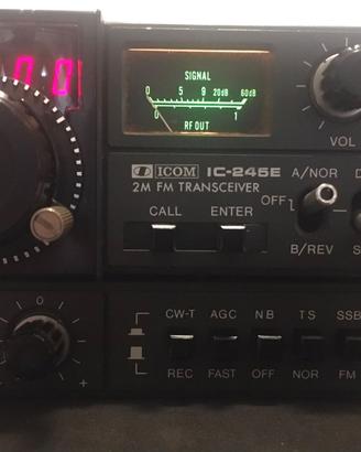 Radio ICOM IC 245E VHF FM / USB / CW