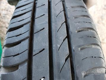 Due gomme con cerchi per fiat panda