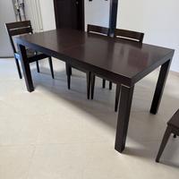 Tavolo allungabile con 6 sedie