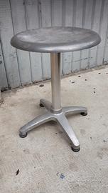 Sgabello vintage in metallo stile industriale