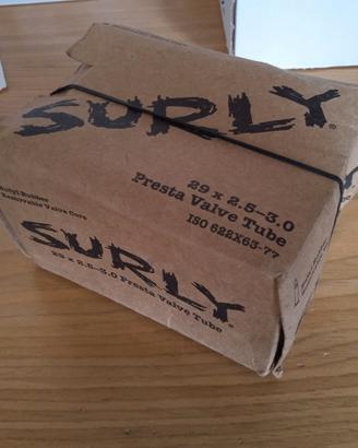 Camera fat bike Surly 29x2.5-3.0