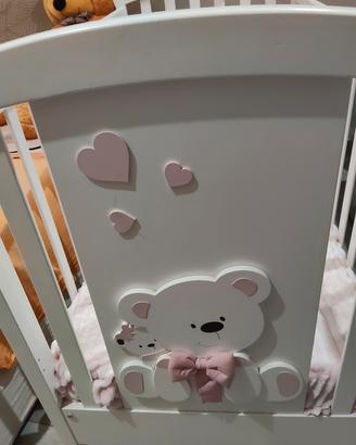 Culla Erbesi con orsetto rosa in rilievo 