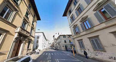 TRE LOCALI RISTRUTTURATO - Compreso Condominio