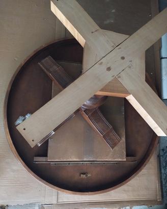 tavolo rotondo in legno 