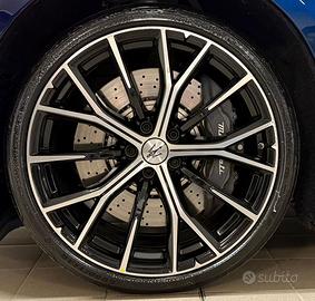CERCHI E GOMME NUOVI GRANTURISMO, DA 3.550 A 2.800