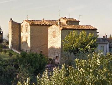 Casale in pietra semindipendente