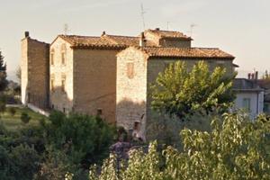 Casale in pietra semindipendente