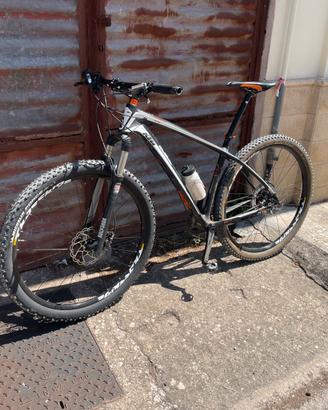 Mtb ktm in carbonio