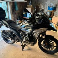 BMW Gs 1300 Triple Black