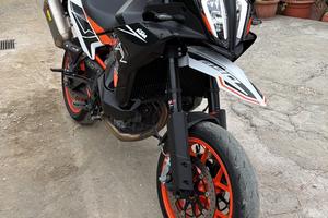 KTM 890 SMT 2025