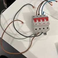 Interruttore differenziale g743a25