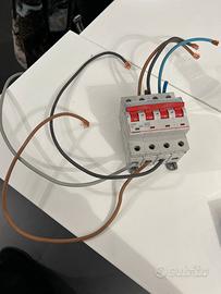 Interruttore differenziale g743a25