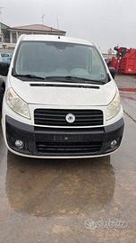 Fiat Scudo 2010 paraurti porta motore RHK RHG RHR