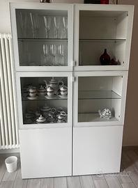 Mobile credenza Ikea con vetrina