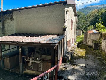 Casa indipendente su 3 lati