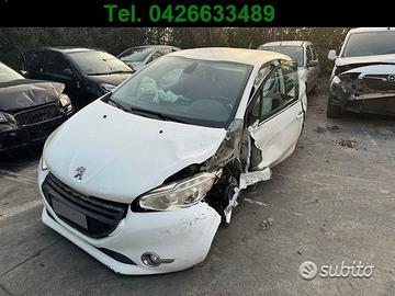 Ricambi usati PEUGEOT 208 RESTYLING 1.2 BENZ- HM01