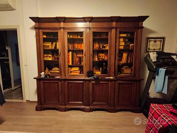 Vedo vetrina/armadio da studio con scrivania