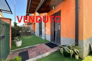 VILLA A SCHIERA D'ANGOLO A PESSANO CON BORNAGO