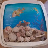 cesto panni sporchi e specchio