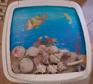 cesto panni sporchi e specchio