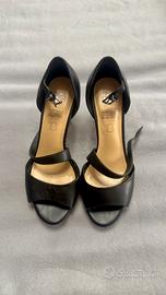 Scarpe donna Bata nere tg. 37