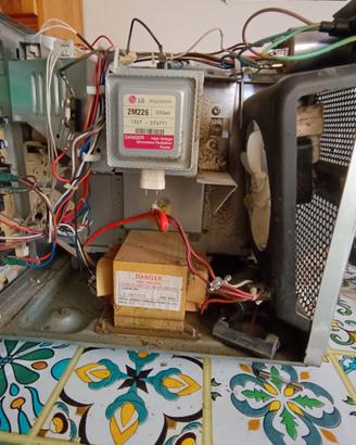 smembro pezzi microonde Whirlpool 
