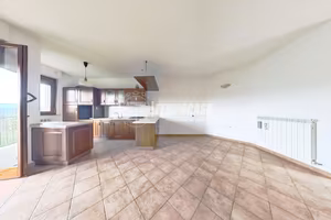 APPARTAMENTO CON ASCENSORE E GARAGE