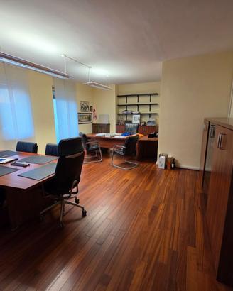 Arredo alta qualità per studi profes. e privati