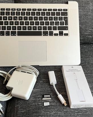 Apple MacBook Pro Retina 15 i7 / 8Gb / 256+256 Gb"