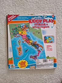 Puzzle di legno con  regioni italiane
