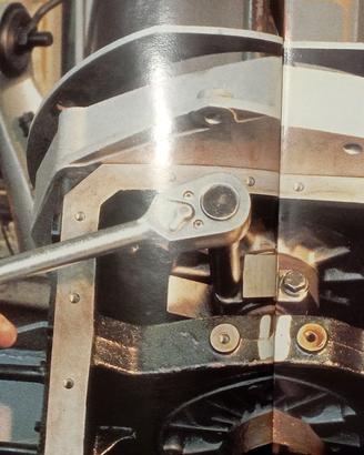 Libro di meccanica.Auto