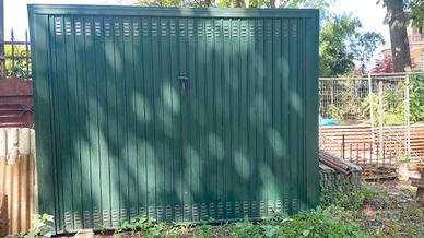 Portone basculante per garage