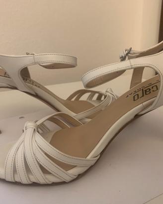 Scarpe da donna estive in vernice bianca