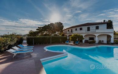 SARROCH - LOC. PERD'E SALI BIFAMILIARE CON PISCINA