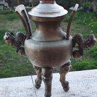 Antico bruciaprofumi o incensiere in bronzo con tr